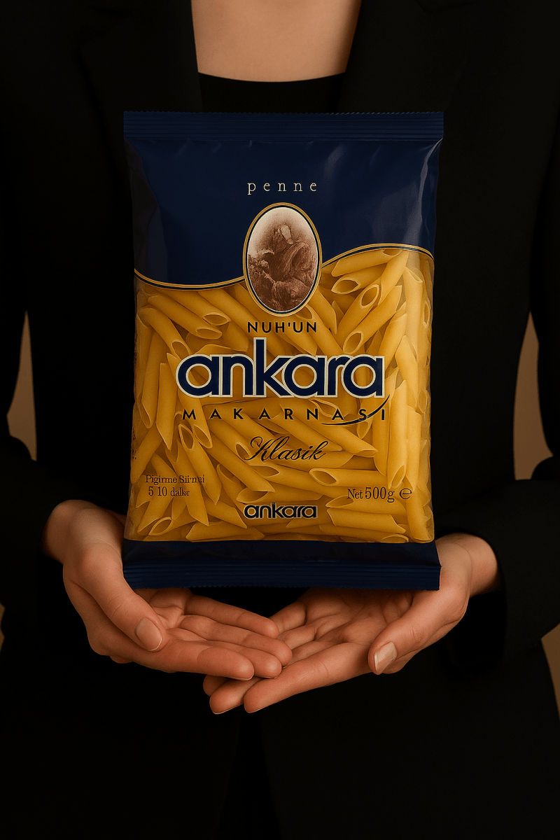 Nazlikoy Ankara Kalem Makarna 500Gr, kuru makarna, uzun ince kalem şeklinde, gıda ürünü, paket içinde gösteriliyor.